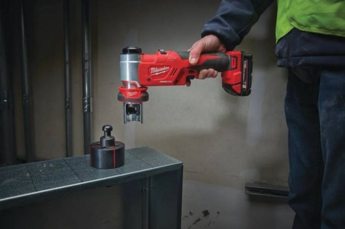 Гідравлічний пробійник для отворів FORCE LOGIC MILWAUKEE M18 HKP-201C 4933451202