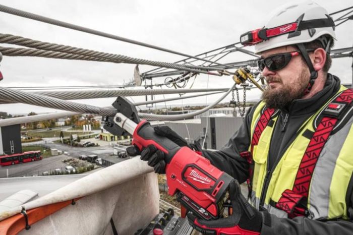 Гидравлический инструмент для резки кабеля до 35 мм M18™ FORCE LOGIC™ MILWAUKEE 4933464300