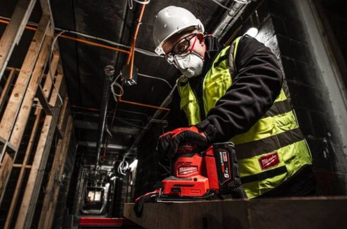 Акк. ленточная шлифмашина M18 BQSS-502B