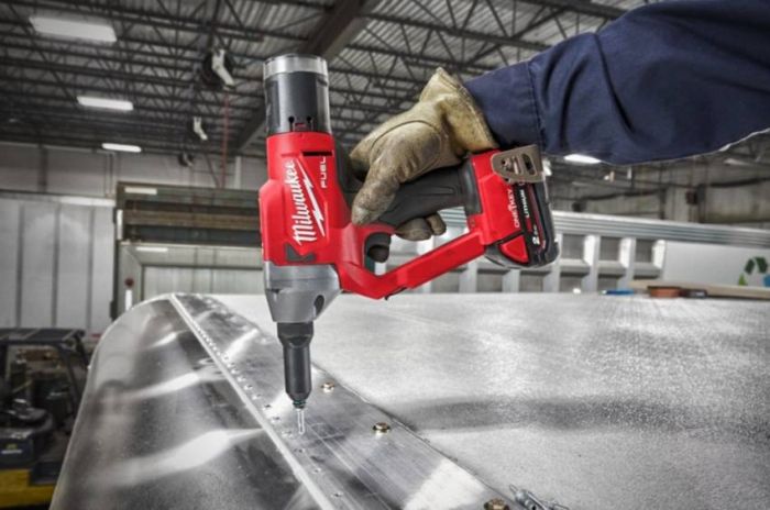 Заклепочник акумуляторний MILWAUKEE, M18 FUEL ONEFPRT-202X, під заклепки (Ø4,8-7,0мм) (+заряд.пристрій, 2ак.Х2Аг, HDкейс)