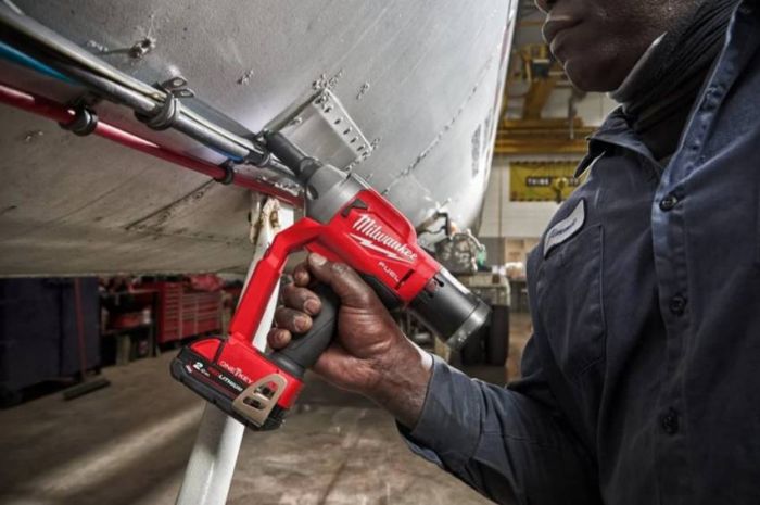 Заклепочник акумуляторний MILWAUKEE, M18 FUEL ONEFPRT-202X, під заклепки (Ø4,8-7,0мм) (+заряд.пристрій, 2ак.Х2Аг, HDкейс)