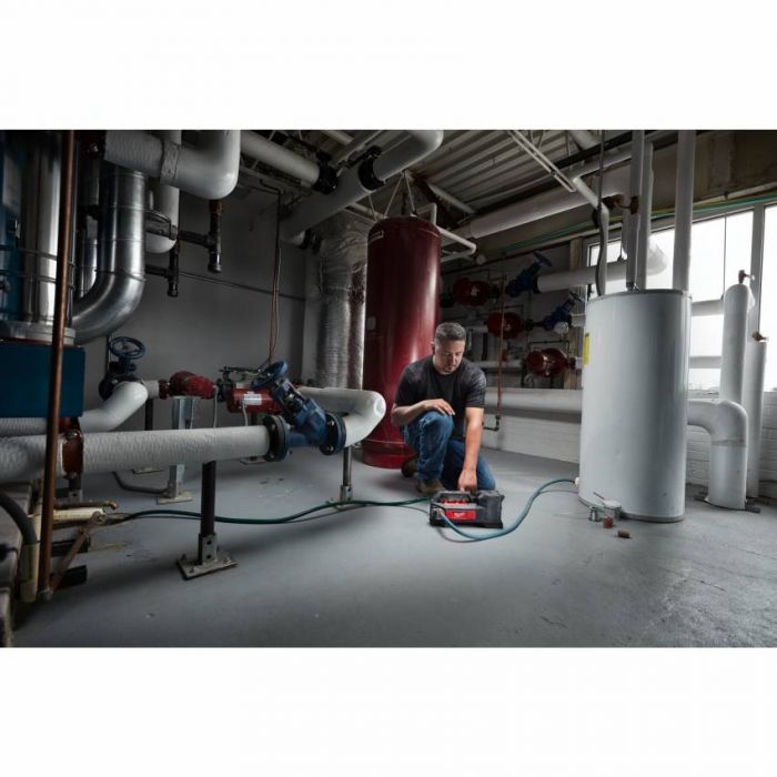 Акумуляторний насос для води MILWAUKEE M18 BTP-0