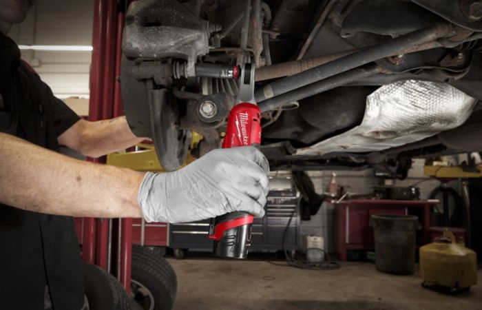Акумуляторна тріскачка Milwaukee M12 FUEL FHIR38-0 ( 47 Нм) 4933478172