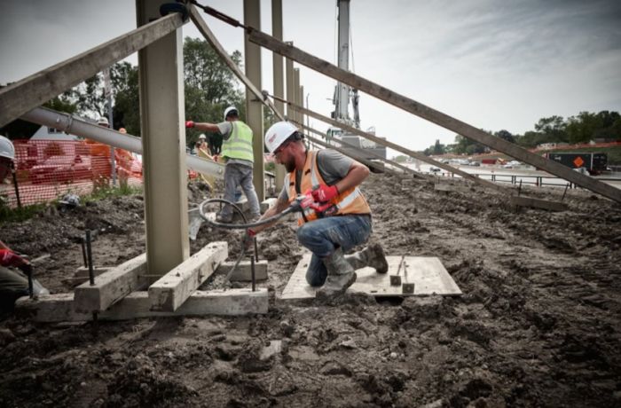 Акумуляторний вібратор для бетону M18FCVN12-0 (без акк. та з/пристр)