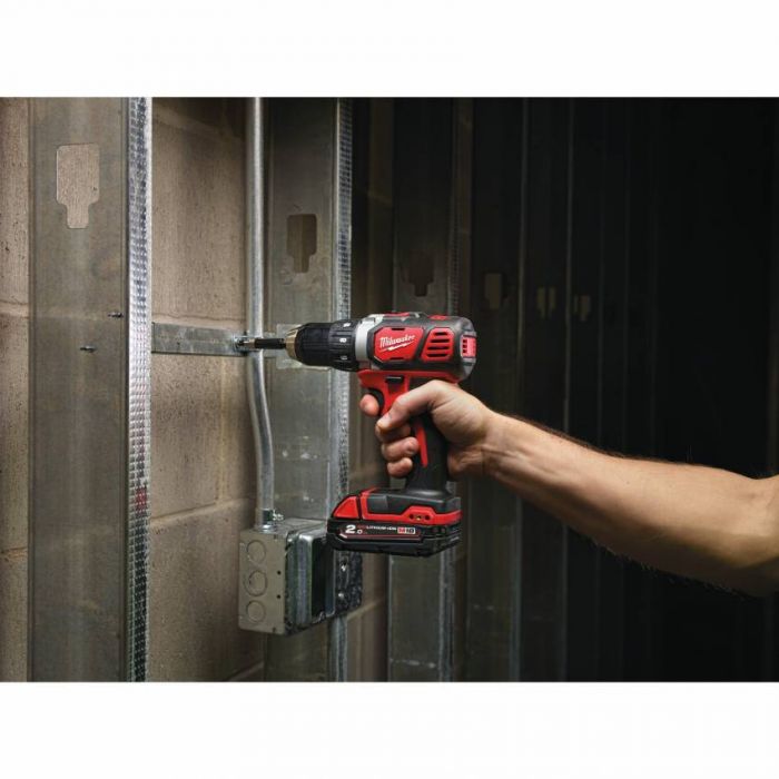 Дриль - шуруповерт MILWAUKEE M18 BDD-0 4933443530