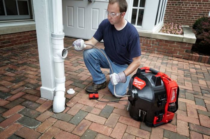 Машина прочисна акумуляторна ранцева MILWAUKE, M18 FFSDC10-0