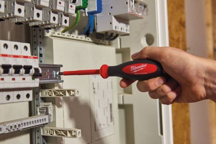 Викрутка VDE діелектрична MILWAUKEE PH2х100мм