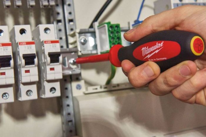 Викрутка VDE діелектрична MILWAUKEE PH2х100мм