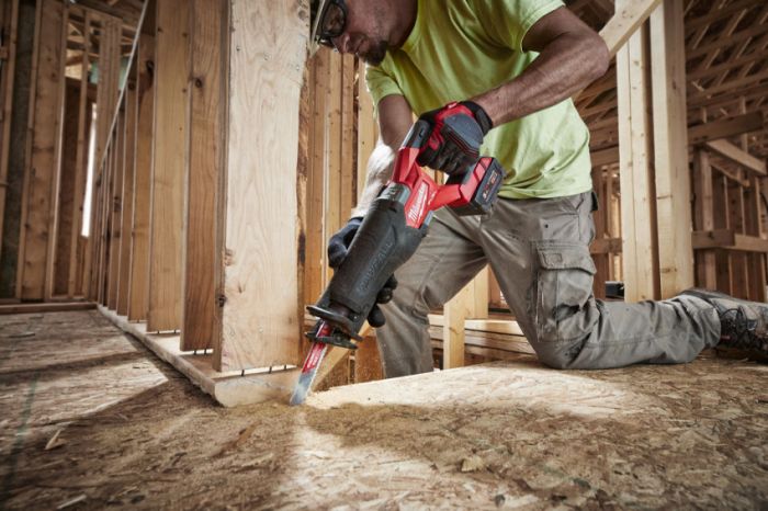 Пила шабельна акумуляторна безщіткова MILWAUKEE M18 FSZ-0 (каркас) + M18 B5 подарунок