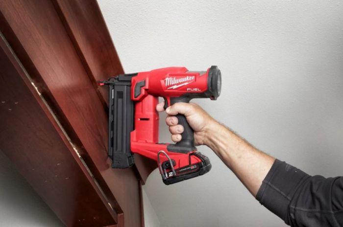 Пістолет цвяхозабивний акумуляторний безщітковий M18 FN18GS-0X Прямой магазин; HD кейс