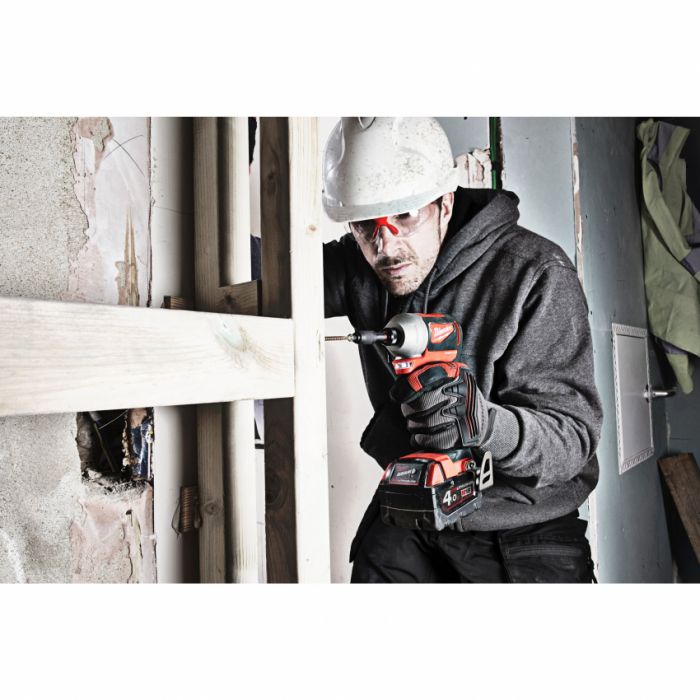 Гвинтоверт акумуляторний 1/4" HEX MILWAUKEE, M18 CBLID-402C, 180Нм, (зарядний пристрій, 2 акум.Х 4Ач, кейс)